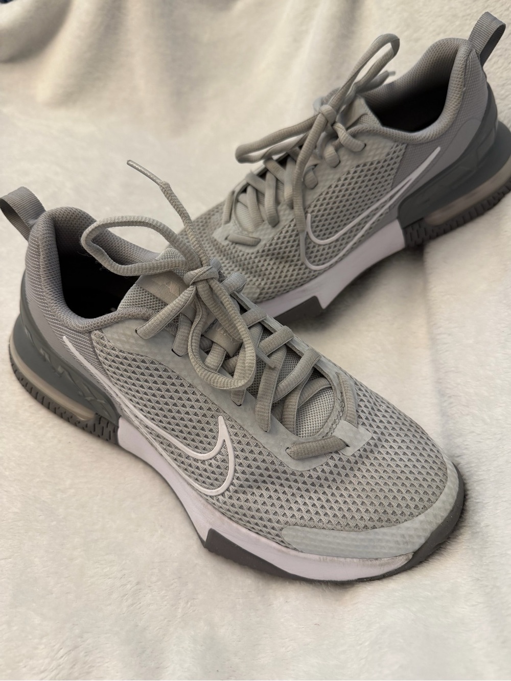 Nike Air Max Alpha Trainer 6 Grey Athletic Shoes Sneakers Women's Size 8
